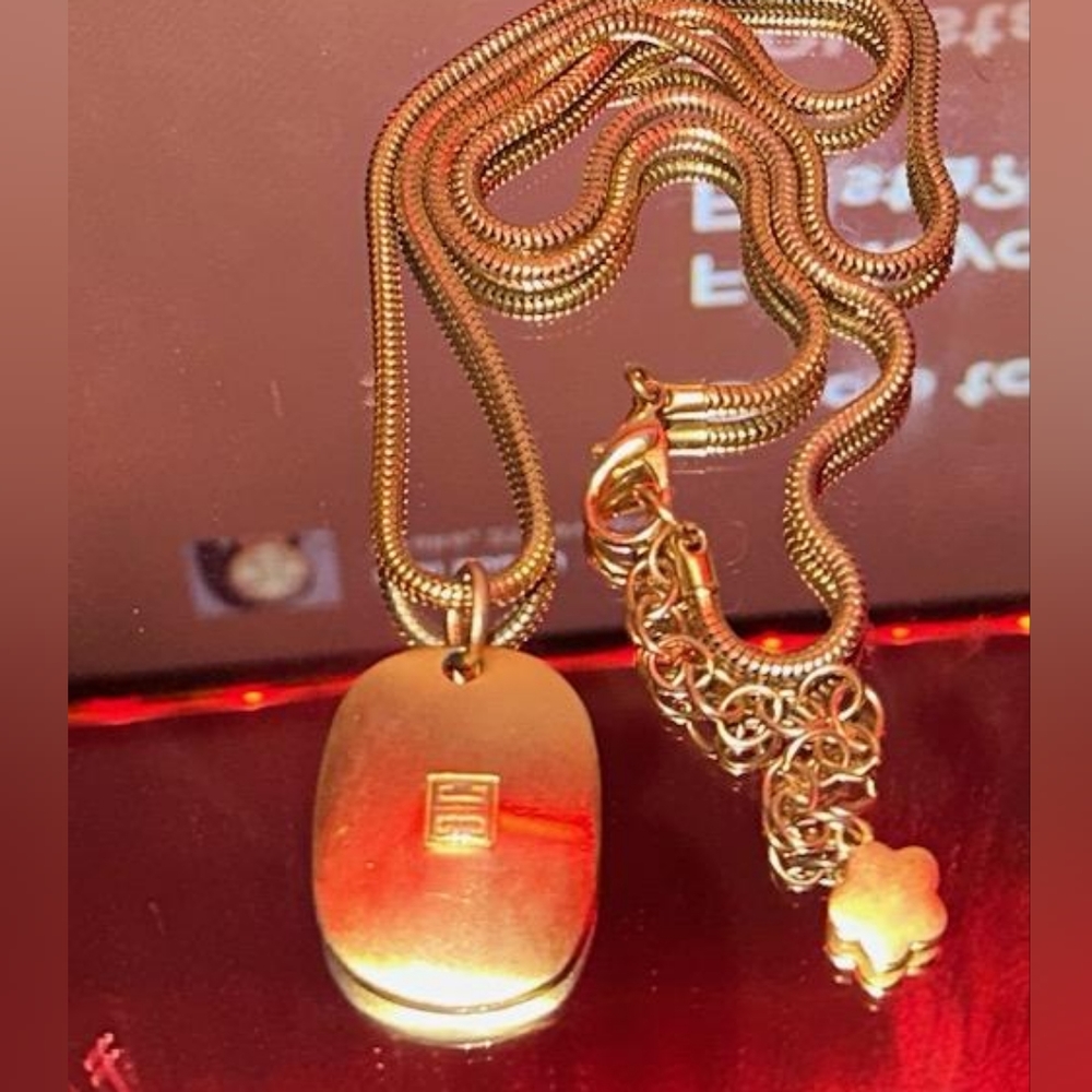 Givenchi vintage gold plated chain - Picture 7 of 8